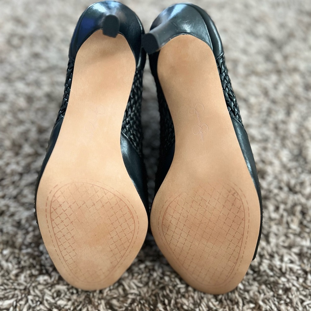Jessica Simpson perforated leather peep toe “shootie”. - Picture 4 of 4